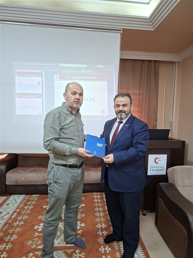 ÜNİVERSİTE ÖĞRENCİLERİNE TÜKETİCİ HAKLARI SUNUMU YAPILDI